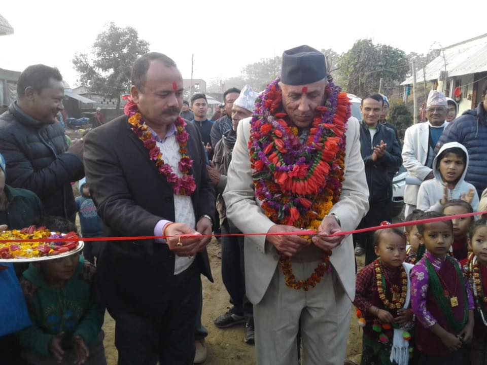 सांसद रज्जाकले गरे कालोपत्रे बाटो निर्माण शुभारम्भ